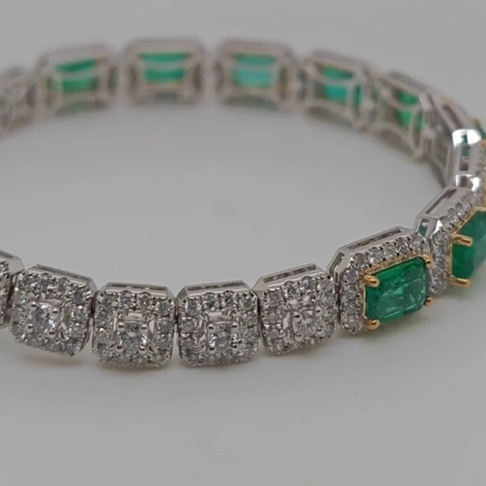 24.84 Carats Emerald and White Diamond White Gold Bracelet - Picture 5 of 6